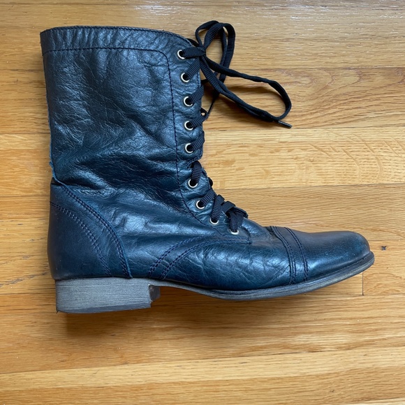 Steve Madden black tie booties with zipper, size 11 - Picture 3 of 9